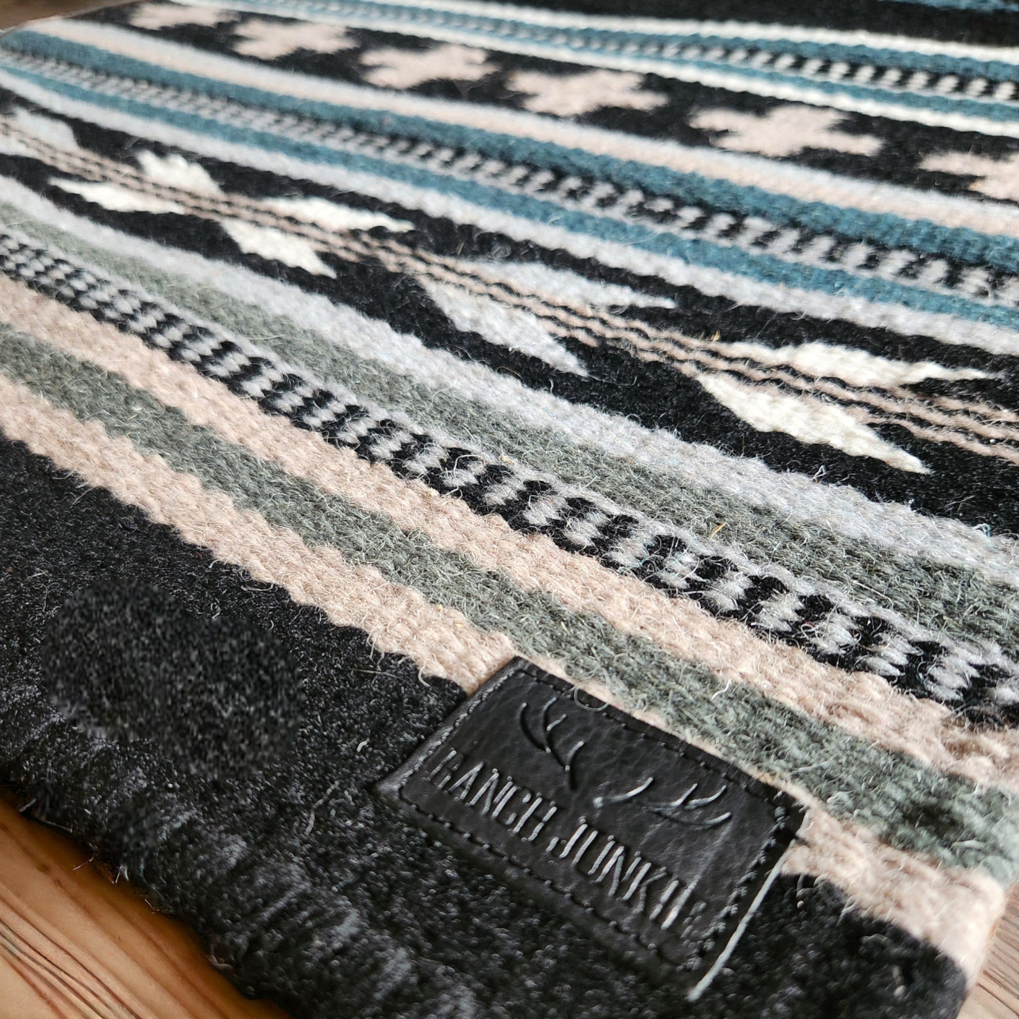 20" X 40" Handwoven Wool Southwestern Rug The Grand Ridge Accent Rug