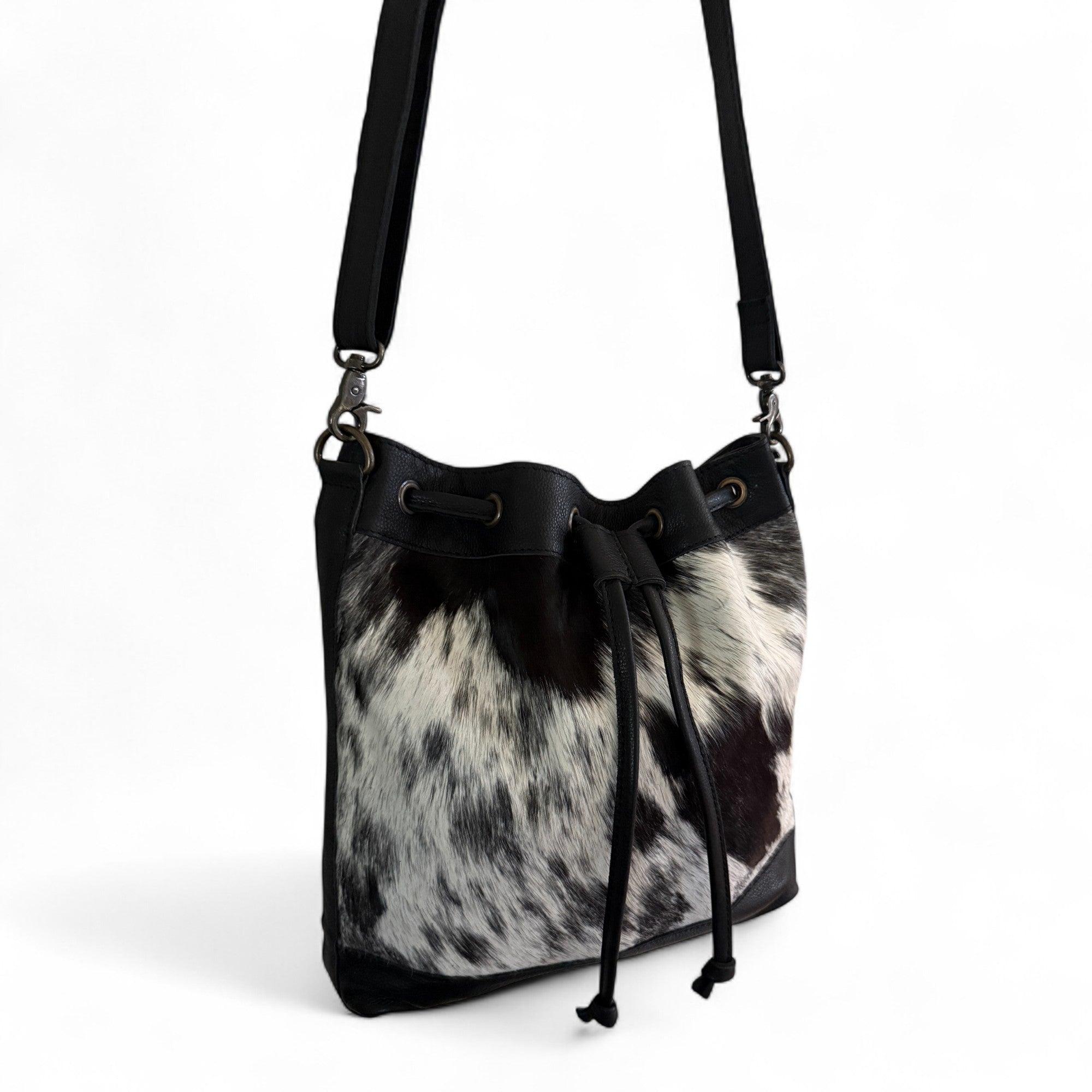 Highlands Large Cowhide Drawstring Bucket Handbag Western Bag - Ranch Junkie Mercantile LLC 