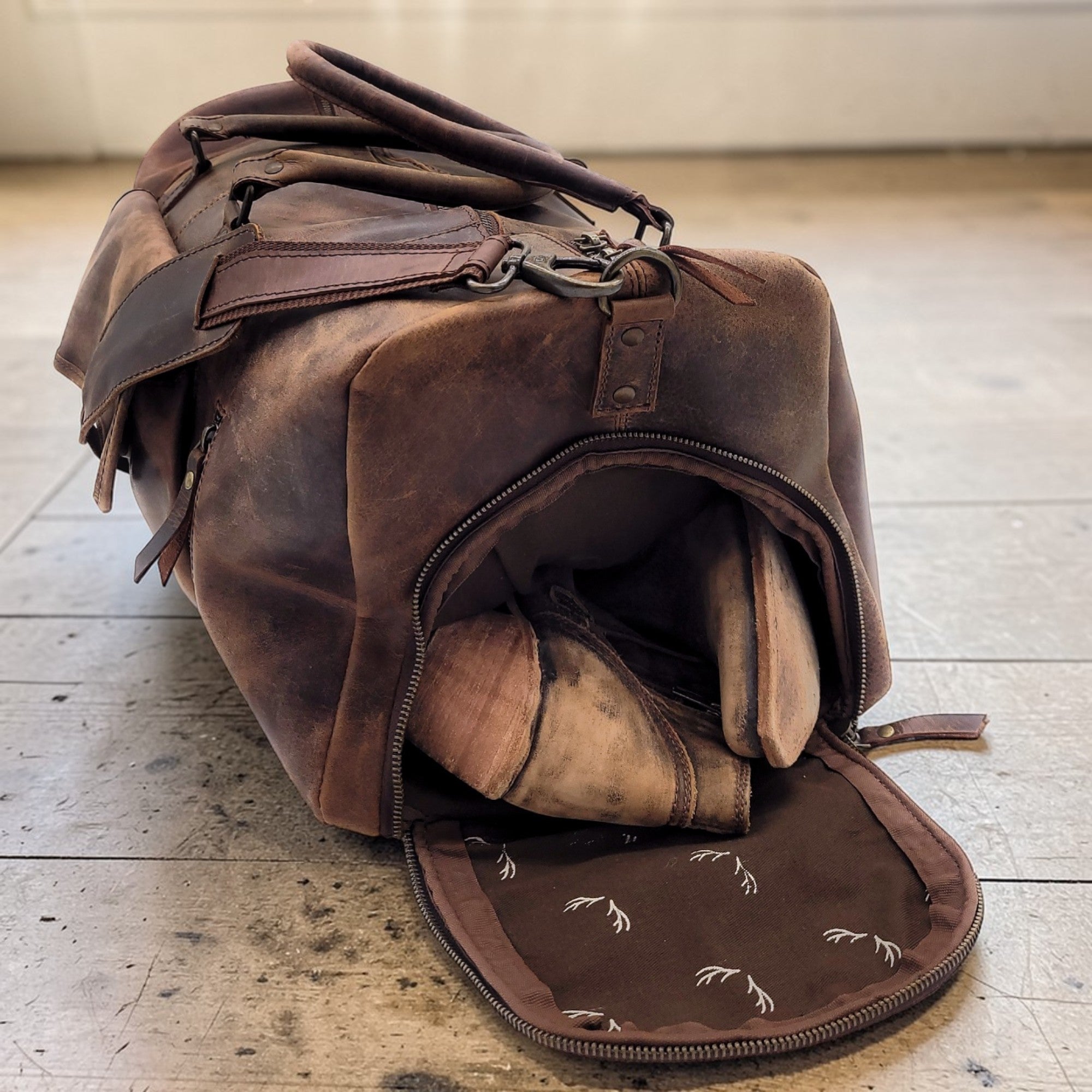 Sample Sale Denali Vintage Saddle Leather Weekender Leather Duffel Bag - Ranch Junkie LLC 