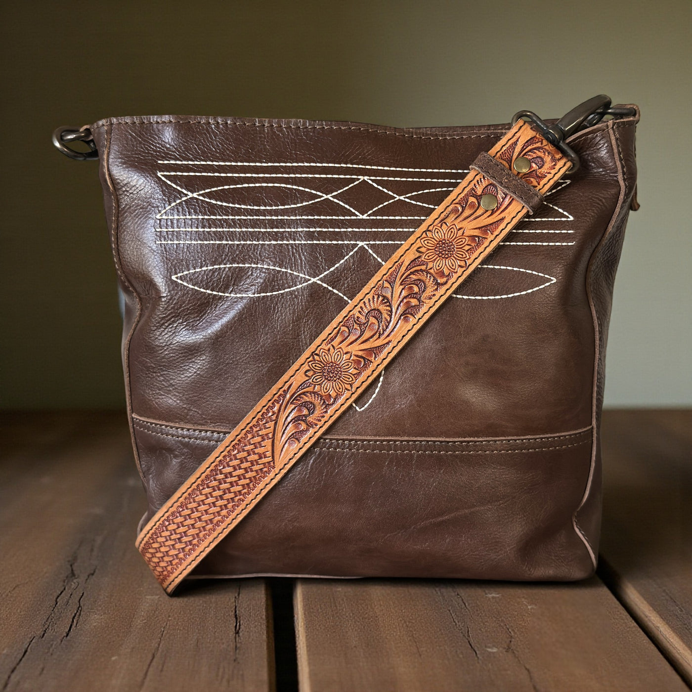 Rancho Boot Stitch Genuine Leather Bucket Purse w/ Tooled Leather Strap - Ranch Junkie Mercantile LLC 